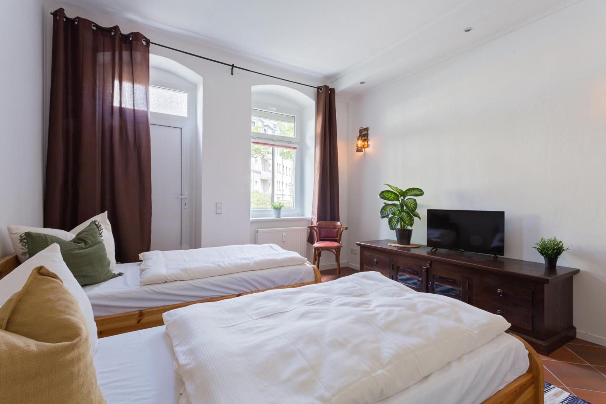 Doppelzimmer III Gaestezimmer In Unterkunft Mit Gemeinschaftsbad Und Gemeinschaftskueche Chemnitz Extérieur photo