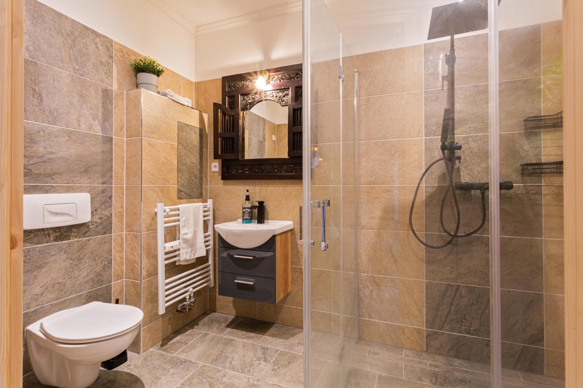 Doppelzimmer III Gaestezimmer In Unterkunft Mit Gemeinschaftsbad Und Gemeinschaftskueche Chemnitz Extérieur photo